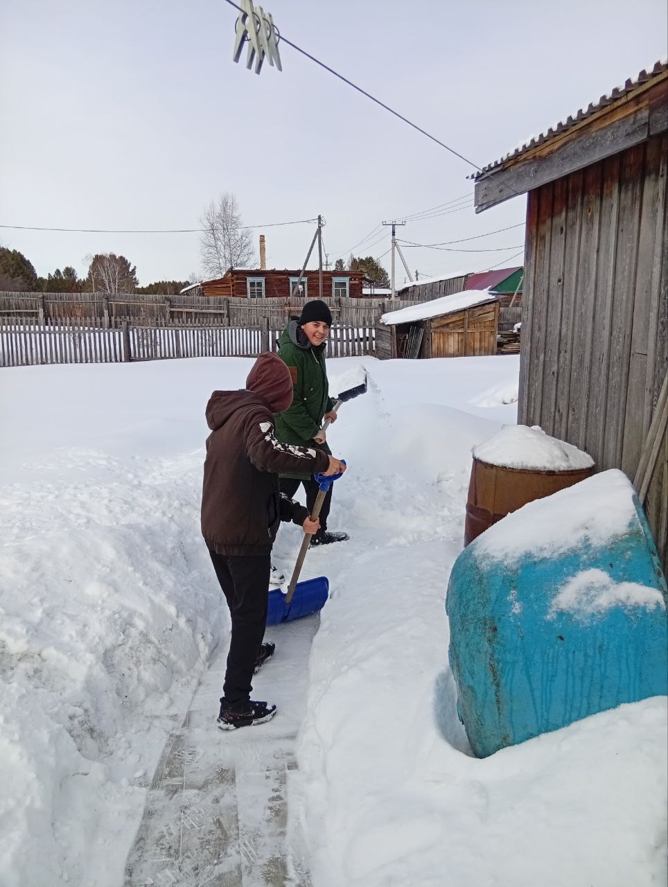Помощь односельчанке.